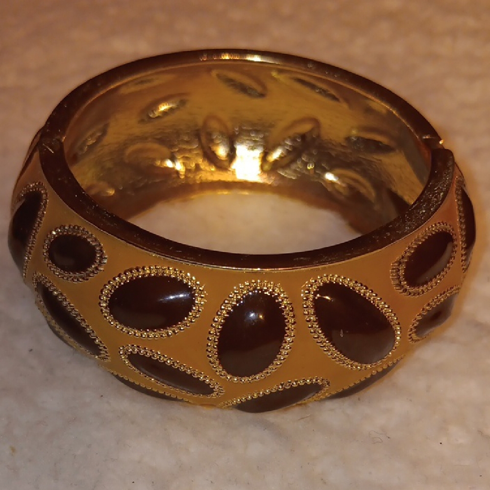 Elegant Gold and Black Women's Bracelet